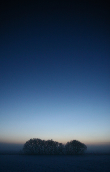 Preloading next image...